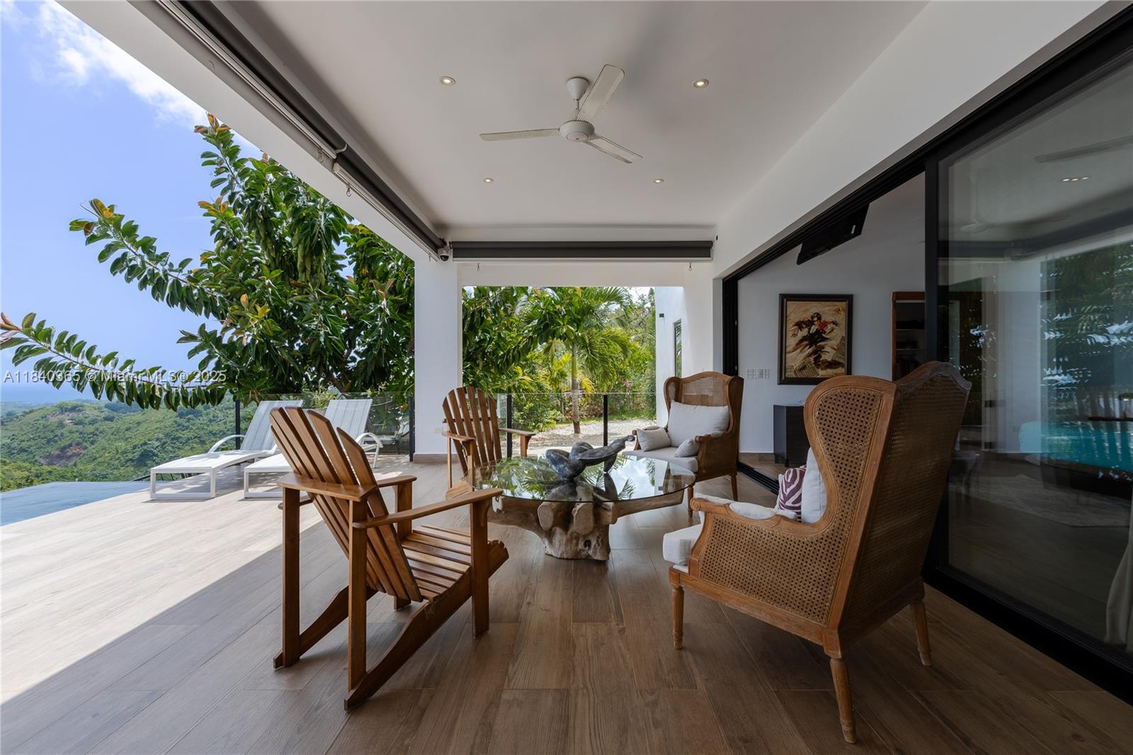 Palmar de los Nidos - Residential
