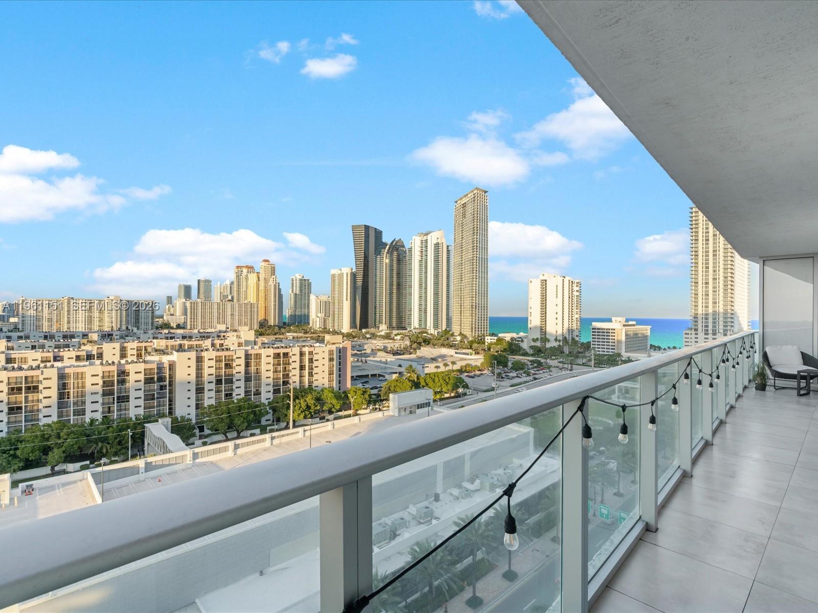 PARQUE TOWERS CONDO - Residential