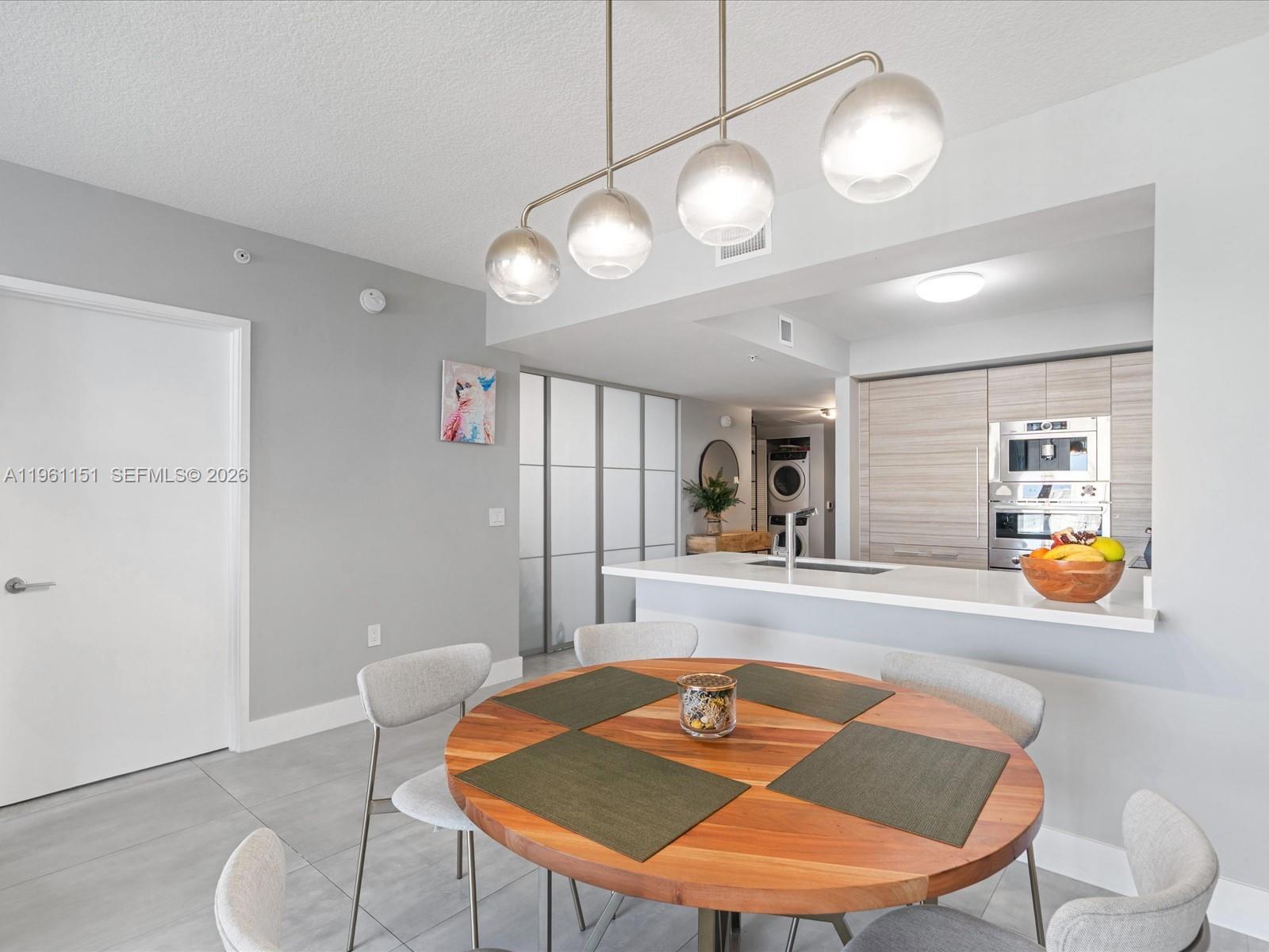 PARQUE TOWERS CONDO - Residential