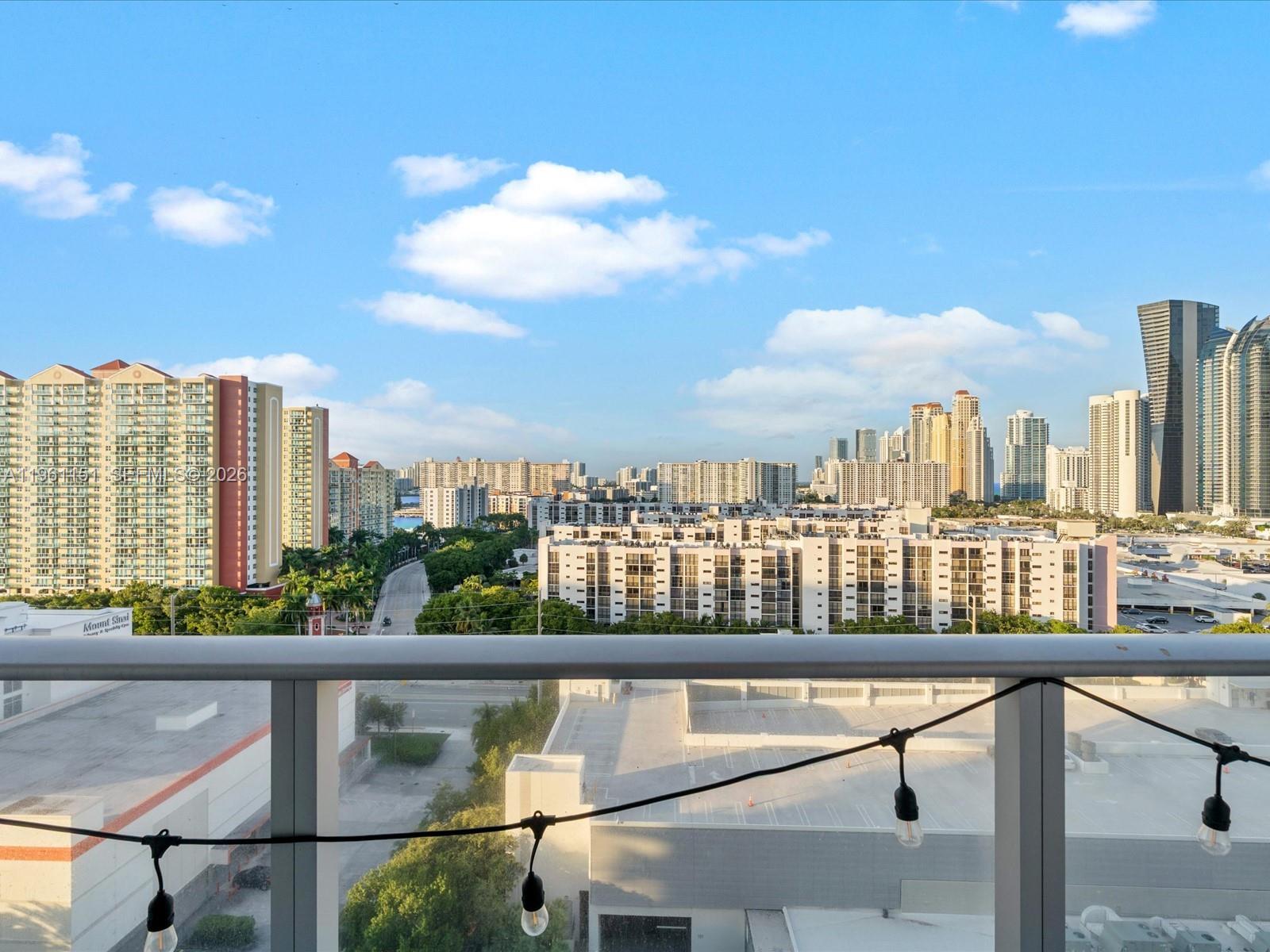 PARQUE TOWERS CONDO - Residential