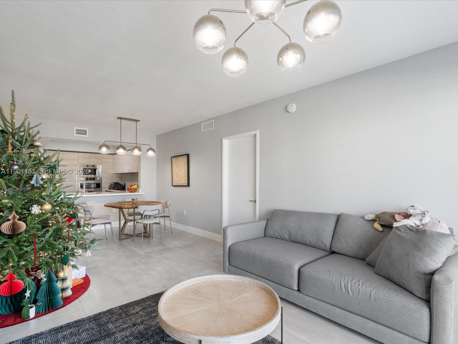 PARQUE TOWERS CONDO - Residential