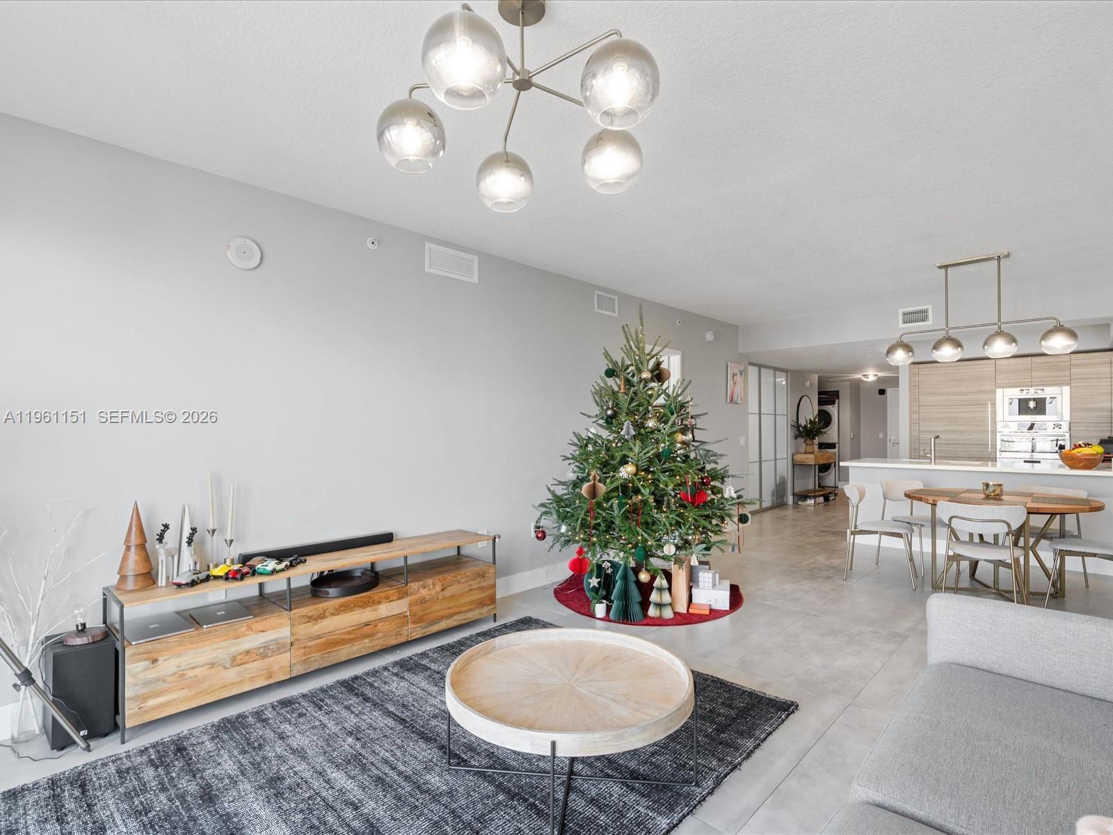 PARQUE TOWERS CONDO - Residential