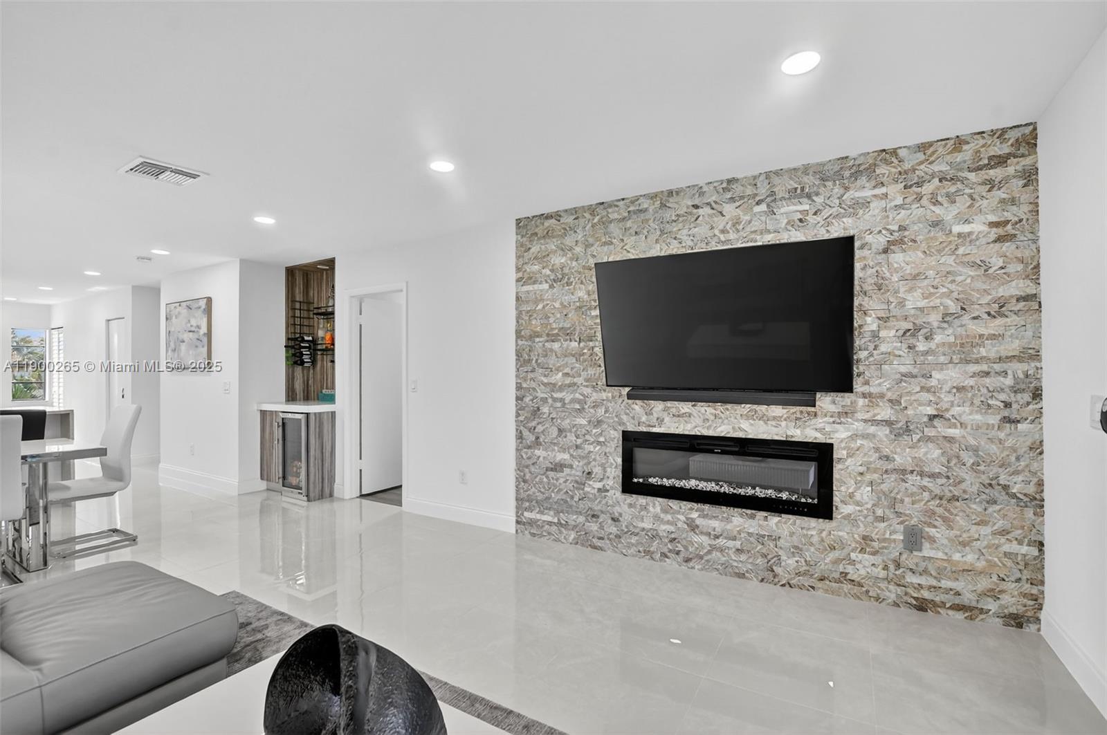 GLADES OF BOCA LAGO CONDO - Residential