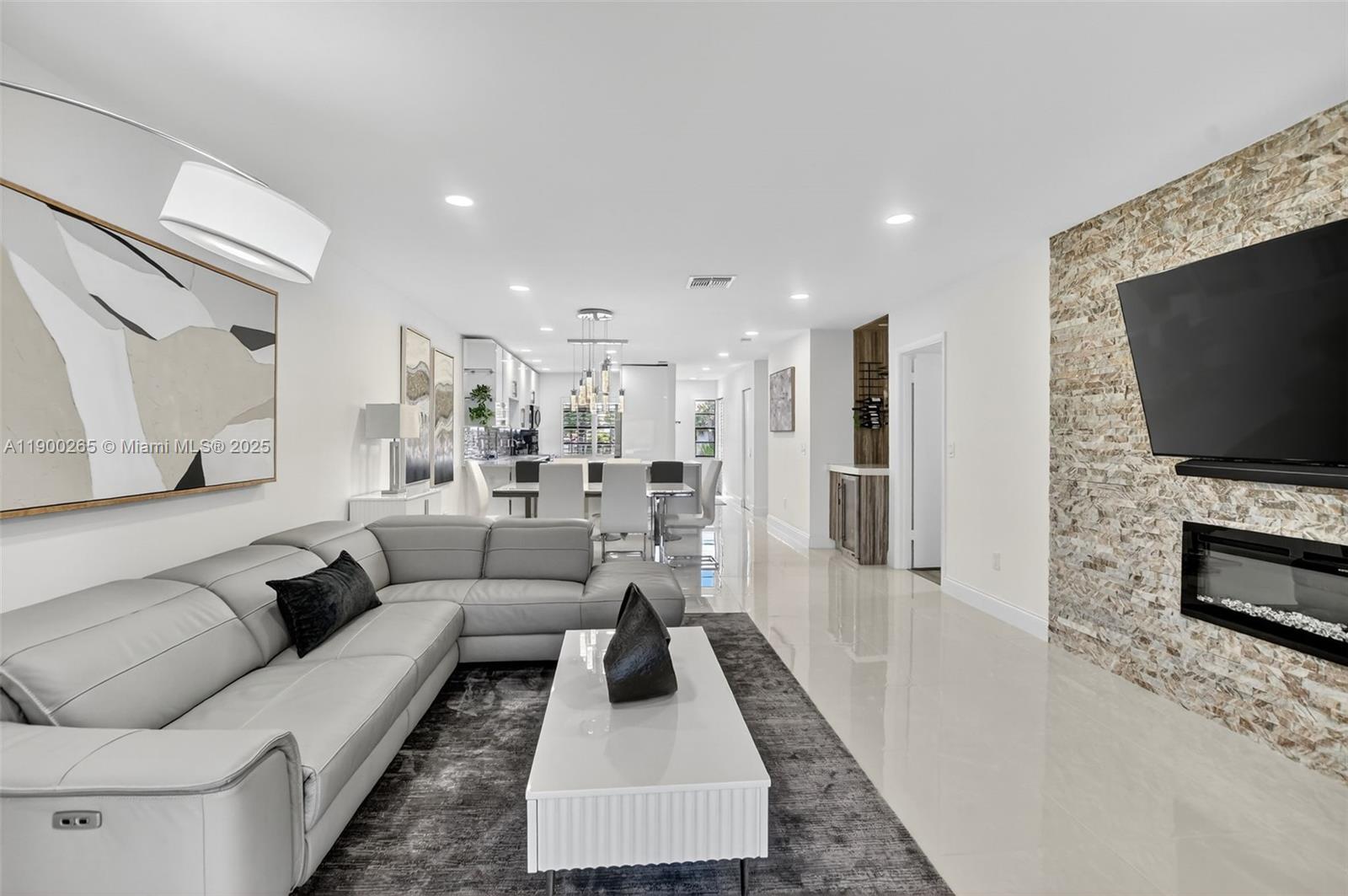 GLADES OF BOCA LAGO CONDO - Residential