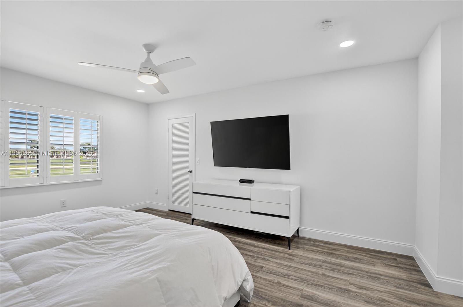 GLADES OF BOCA LAGO CONDO - Residential