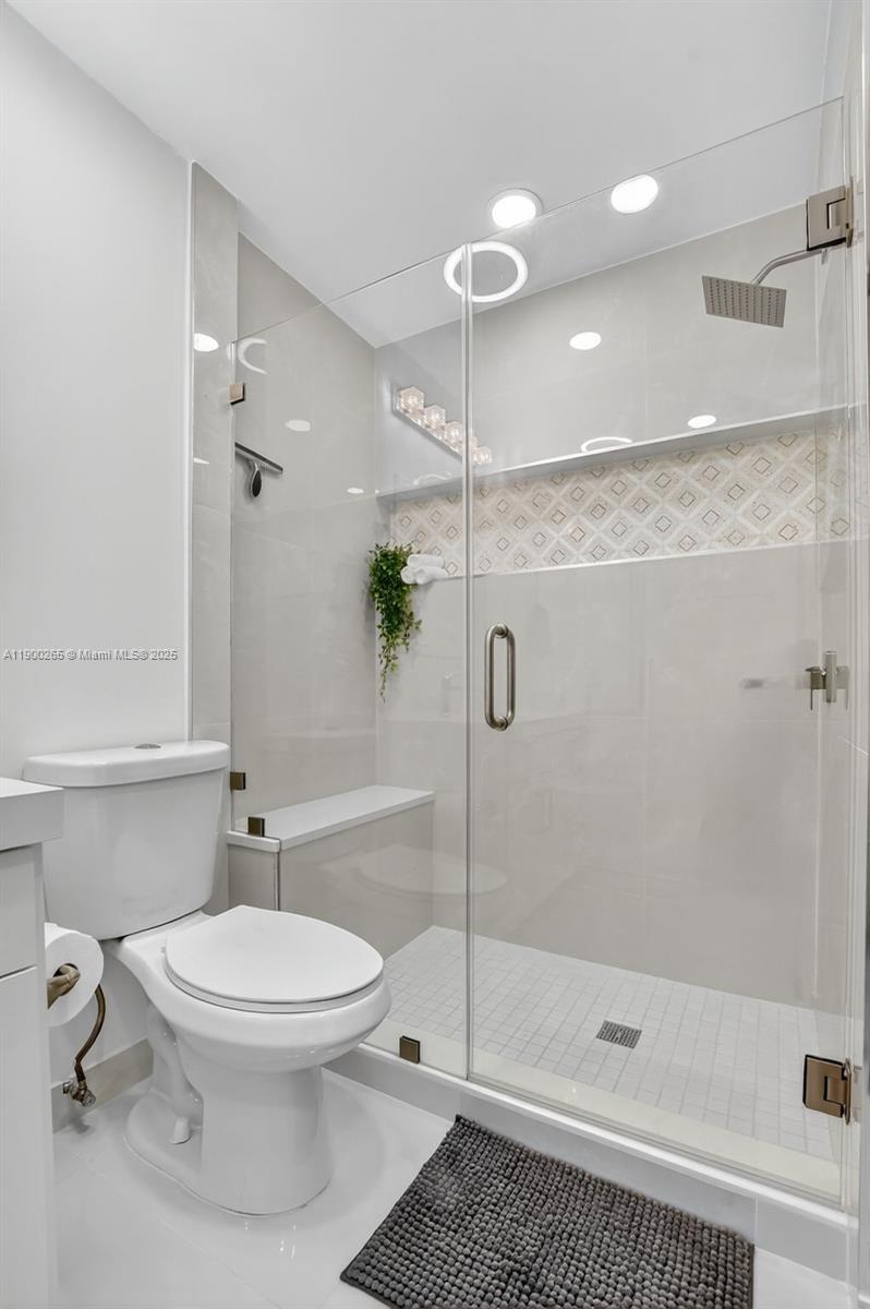 GLADES OF BOCA LAGO CONDO - Residential