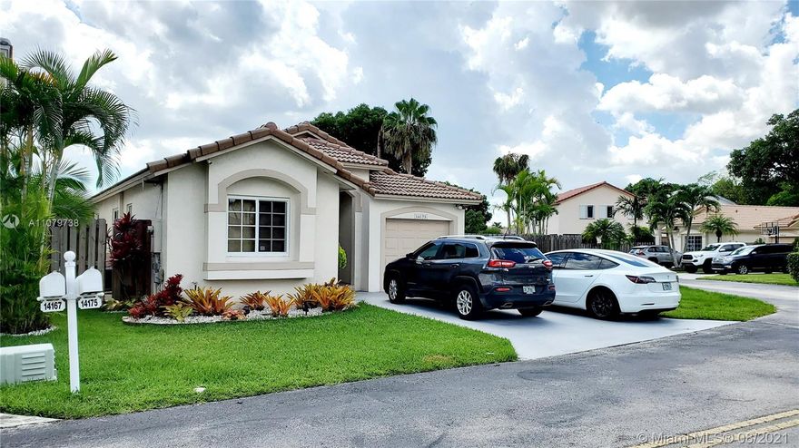 Beautiful home on a corner lot with 3bedrooms /2 baths with bonus room. Gated community behind Country Walk. Updated kitchen and bathrooms, tile floors, vaulted ceilings, freshly painted, central AC, side yard and large back patio. Impact windows and doors. Community pool and kids play area. Rental payment includes lawn care and pest control. Available immediately, subject to approval.