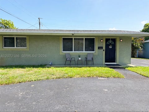 Photo of 7810 NW 11th Ct, Pembroke Pines, FL 33024 (MLS # A12072186)