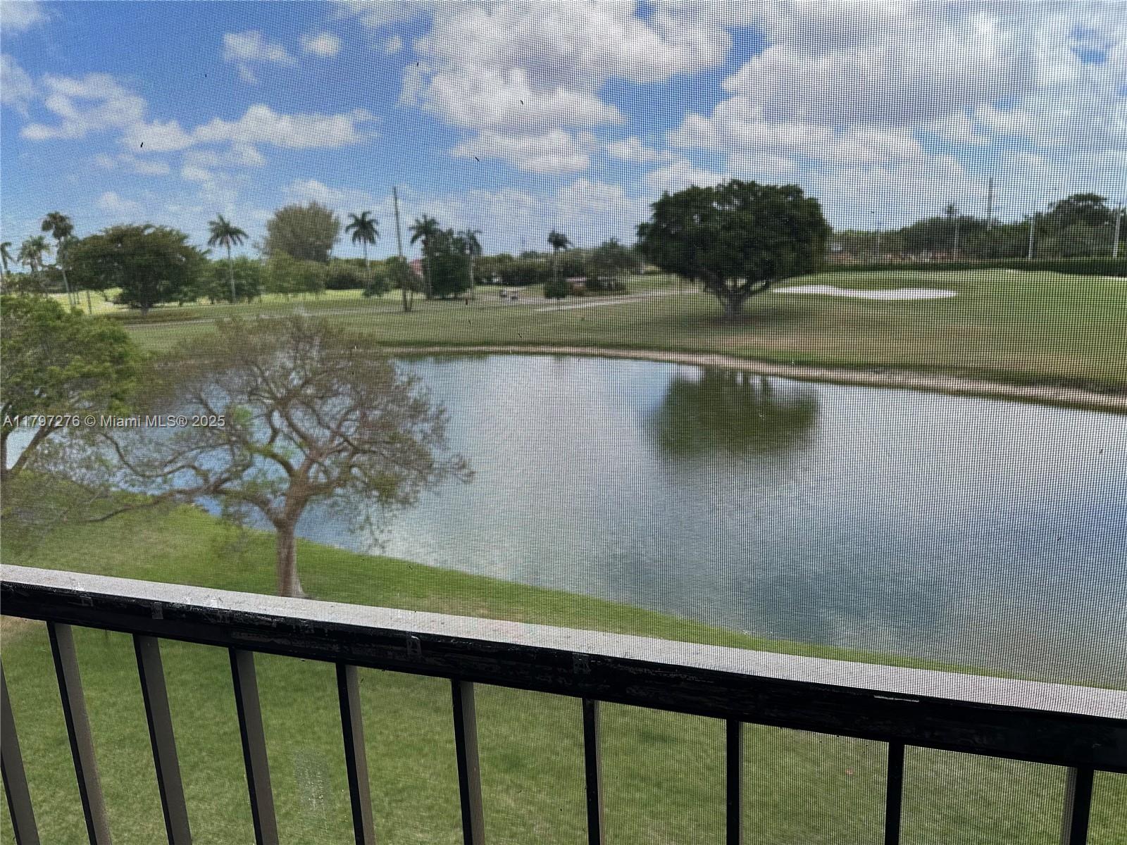 9320 S Hollybrook Lake Dr 303