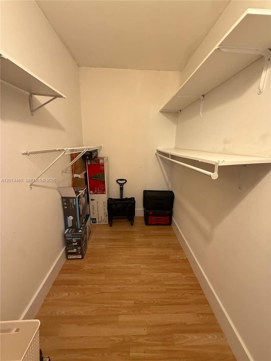 LAS BRISAS@ COUNTRY CLUB - Residential Lease