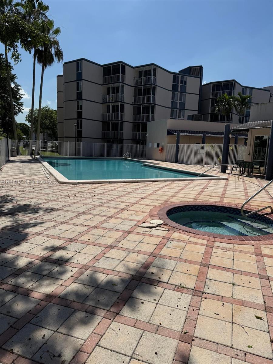 LAS BRISAS@ COUNTRY CLUB - Residential Lease