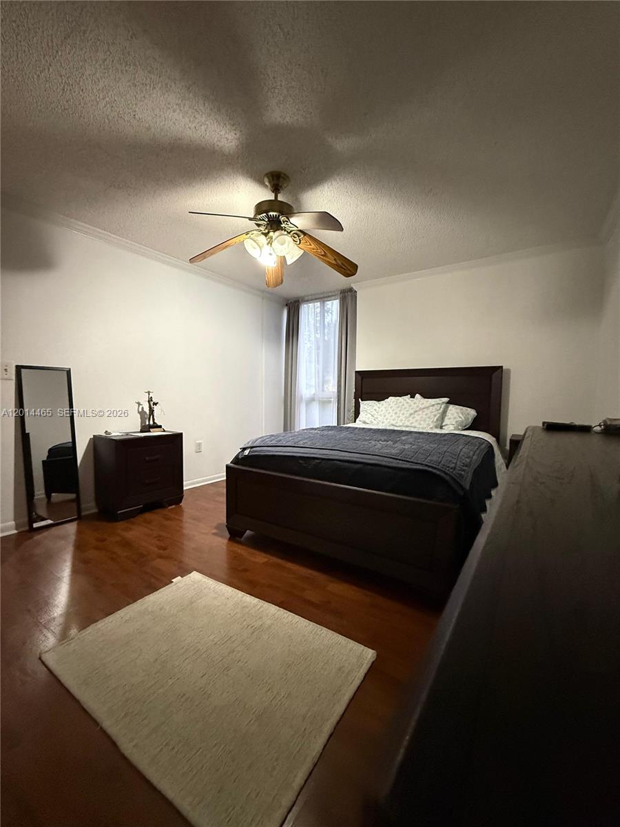 LAS BRISAS@ COUNTRY CLUB - Residential Lease