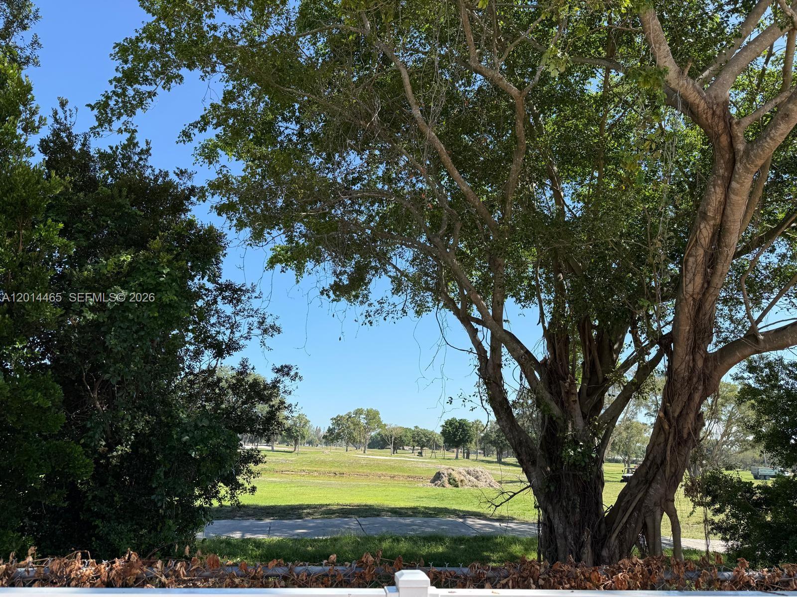 LAS BRISAS@ COUNTRY CLUB - Residential Lease