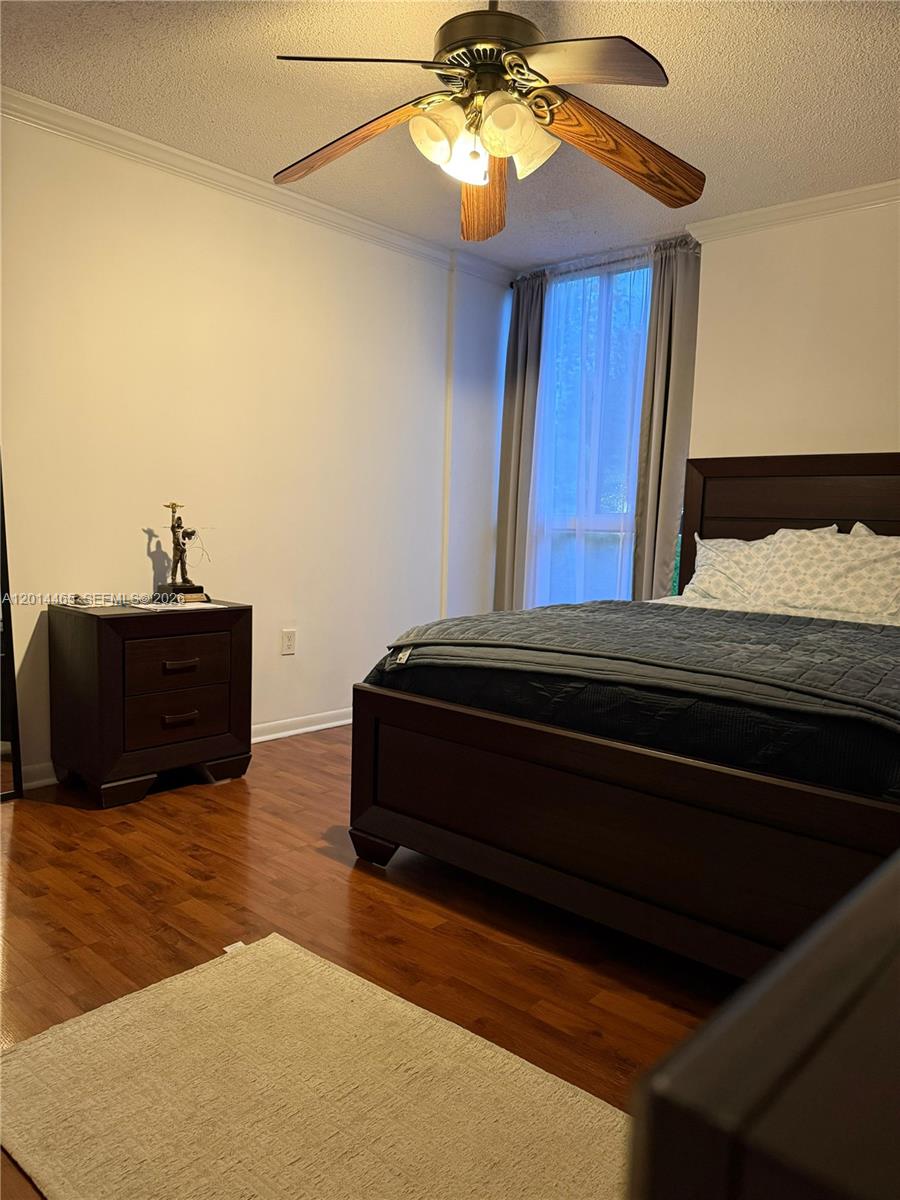 LAS BRISAS@ COUNTRY CLUB - Residential Lease