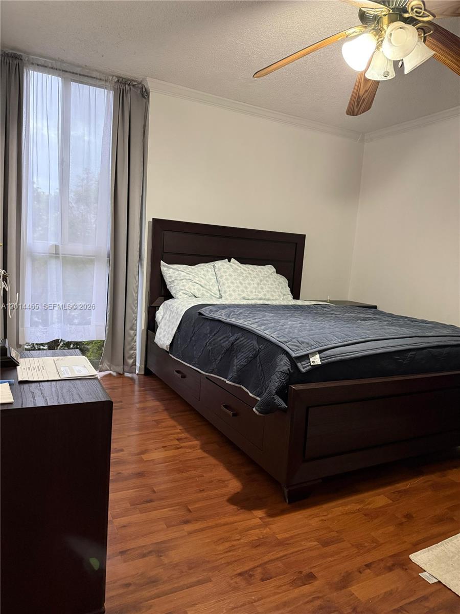 LAS BRISAS@ COUNTRY CLUB - Residential Lease