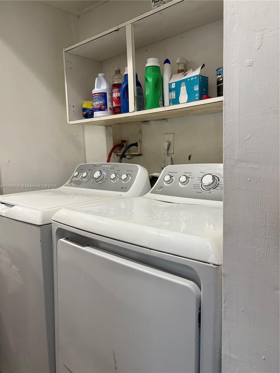 HERITAGE SQUARE CONDO - Residential