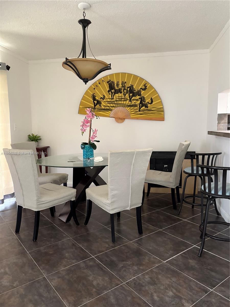 HERITAGE SQUARE CONDO - Residential