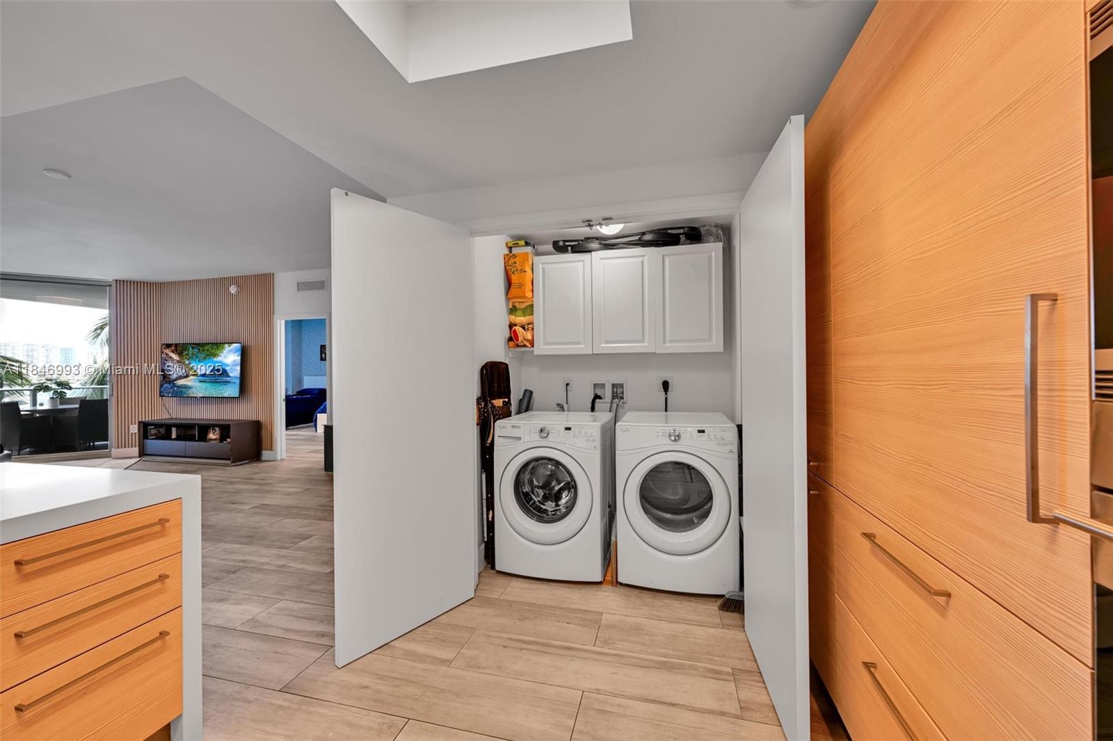 MARINA PALMS RESIDENCES S - Residential