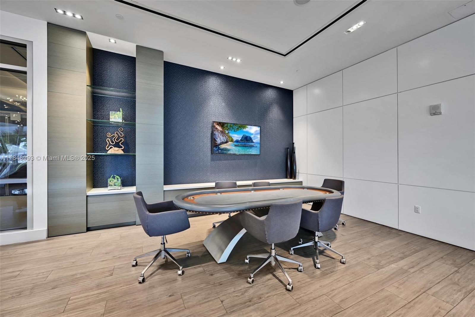 MARINA PALMS RESIDENCES S - Residential