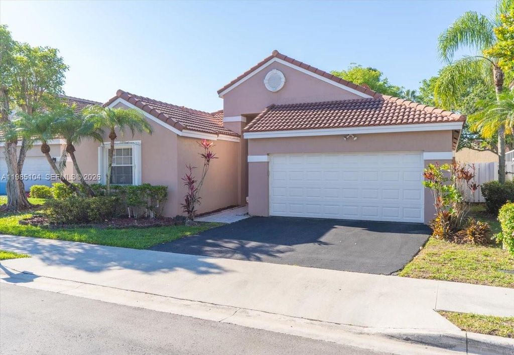 Photo of 354 Bermuda Springs Dr, Weston, FL 33326 (MLS # A11985104)
