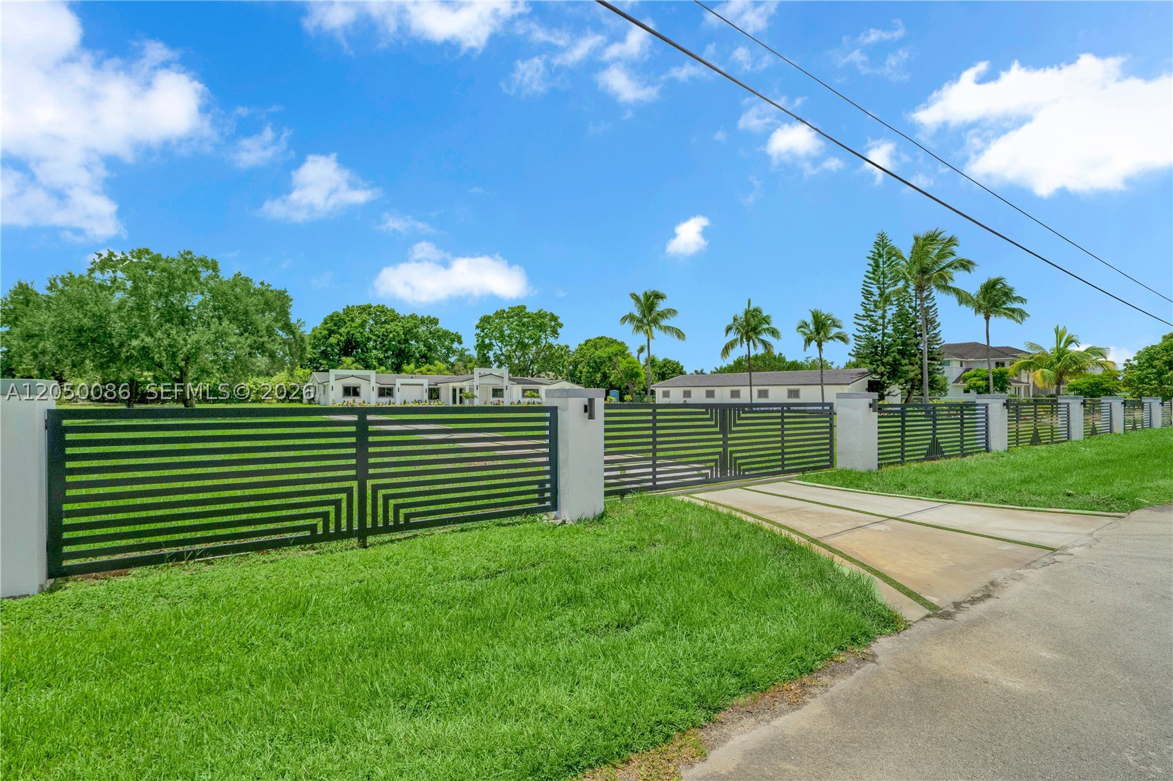 17640 SW 52nd Ct