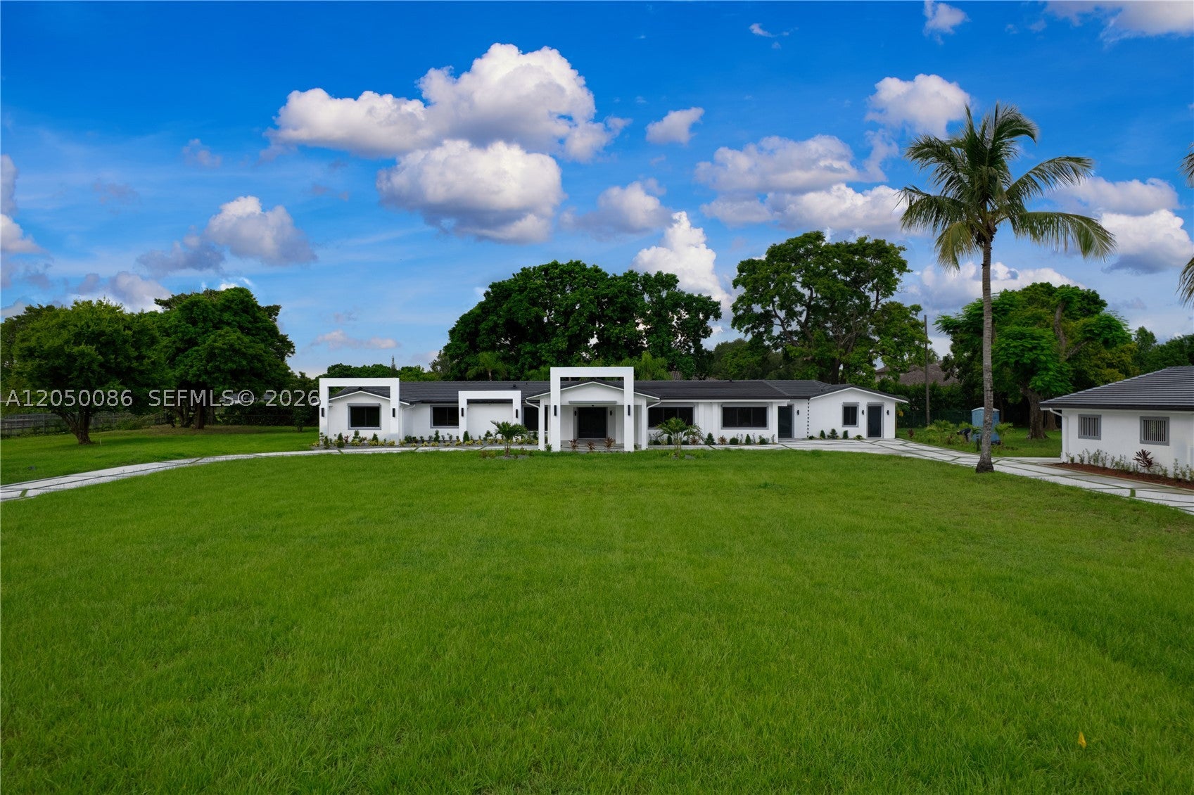 17640 SW 52nd Ct