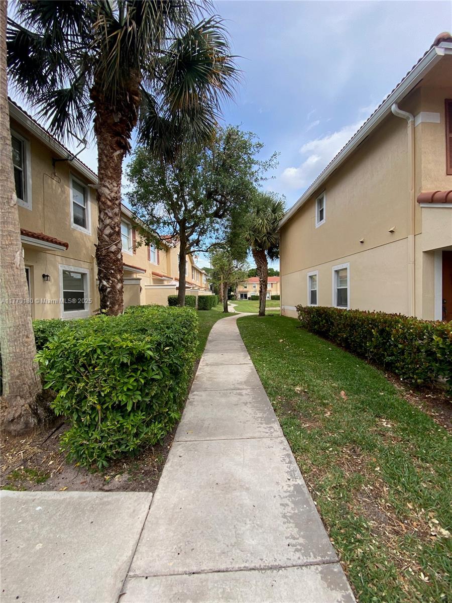 ROYAL WOODS CONDOMINIUM - Residential