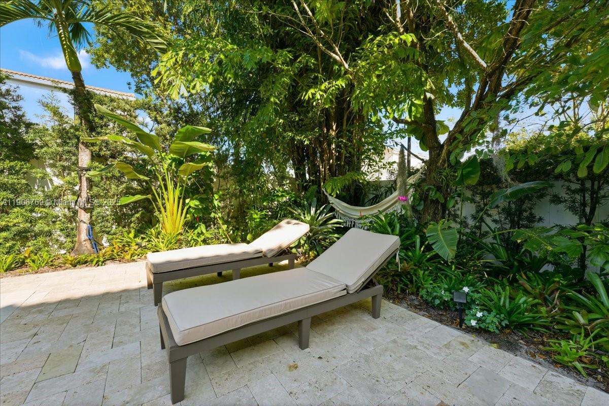 CHAMPION LAKES - Residential