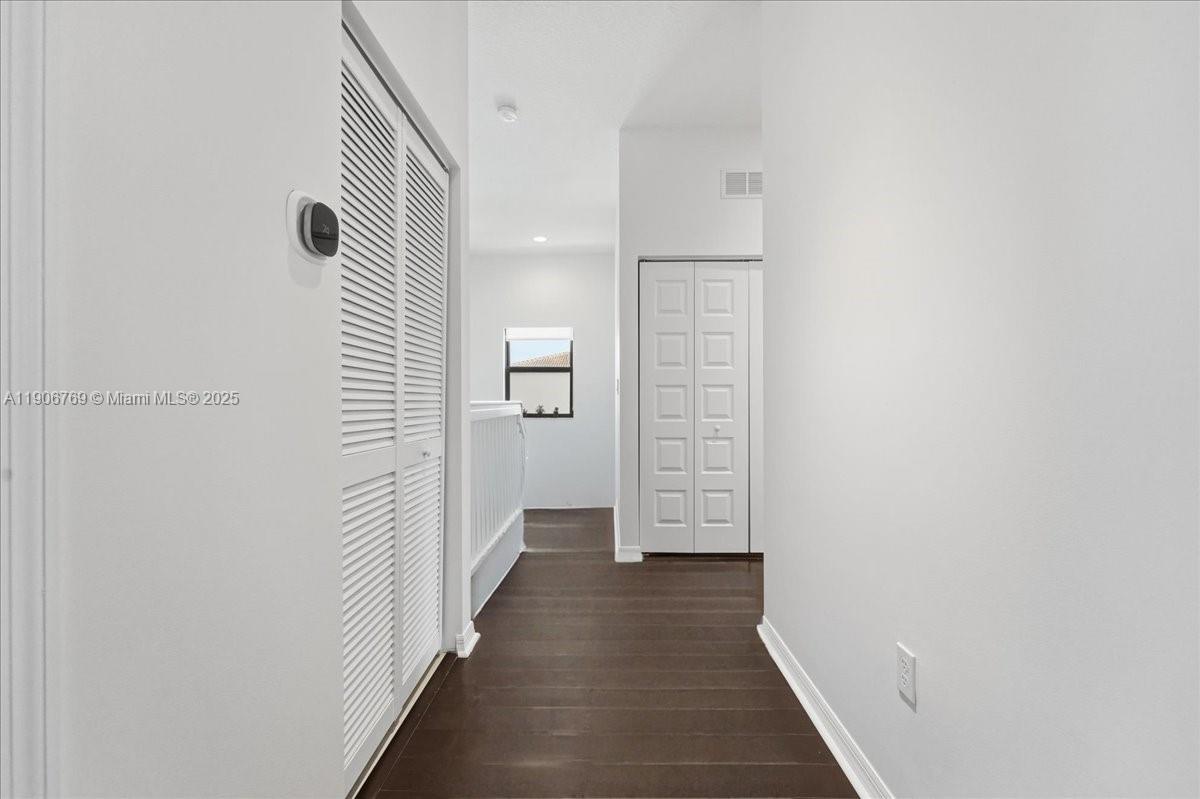 CHAMPION LAKES - Residential