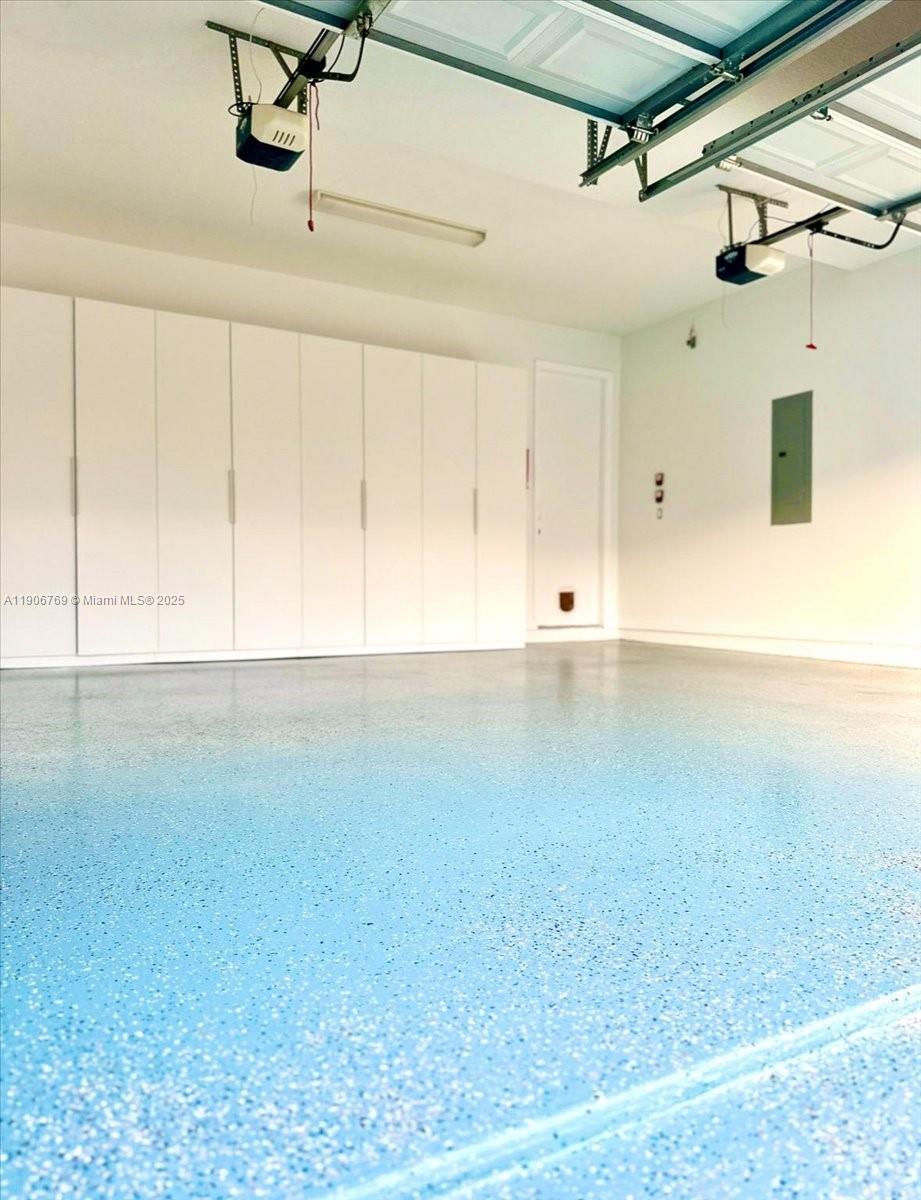 CHAMPION LAKES - Residential