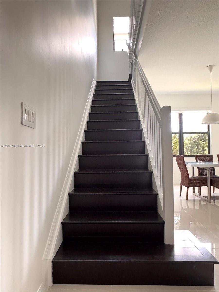 CHAMPION LAKES - Residential