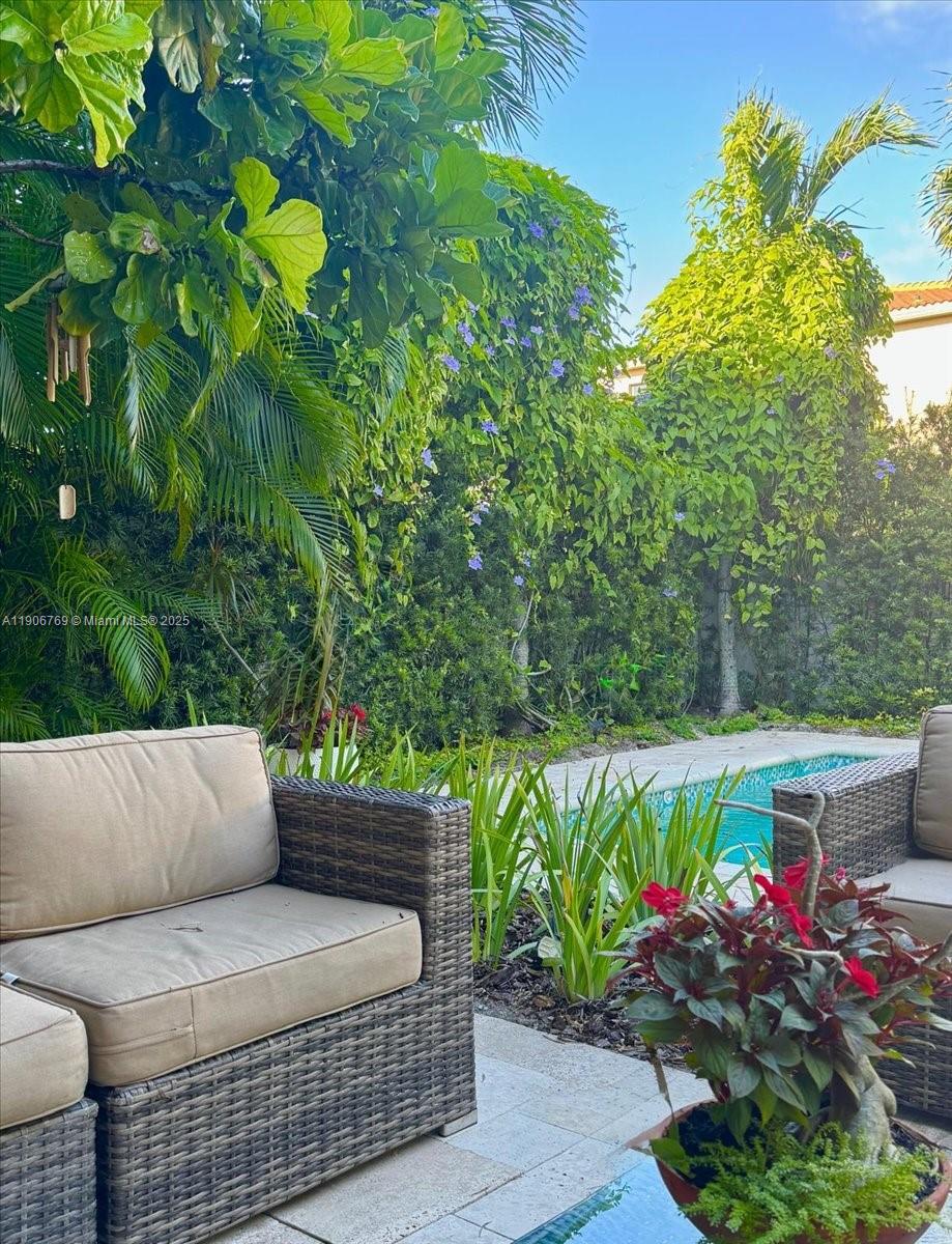 CHAMPION LAKES - Residential