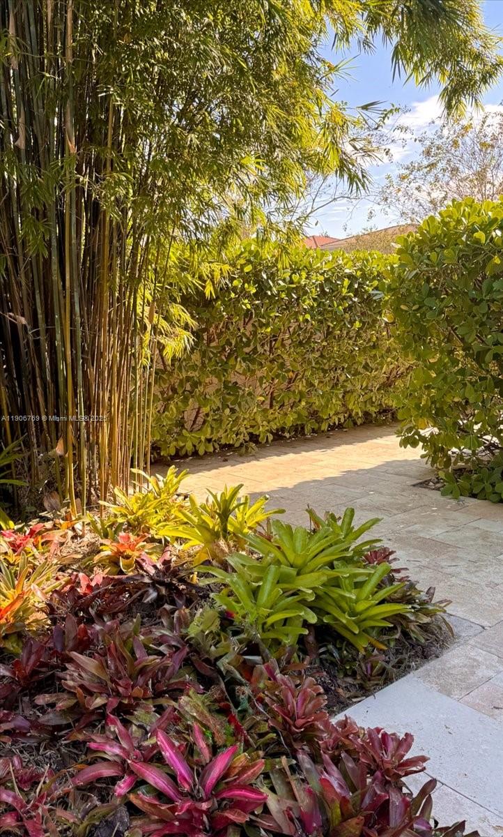 CHAMPION LAKES - Residential