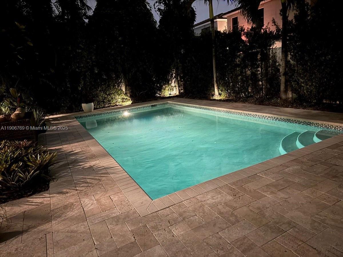 CHAMPION LAKES - Residential