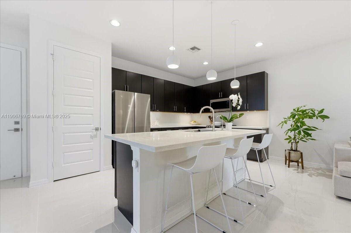 CHAMPION LAKES - Residential