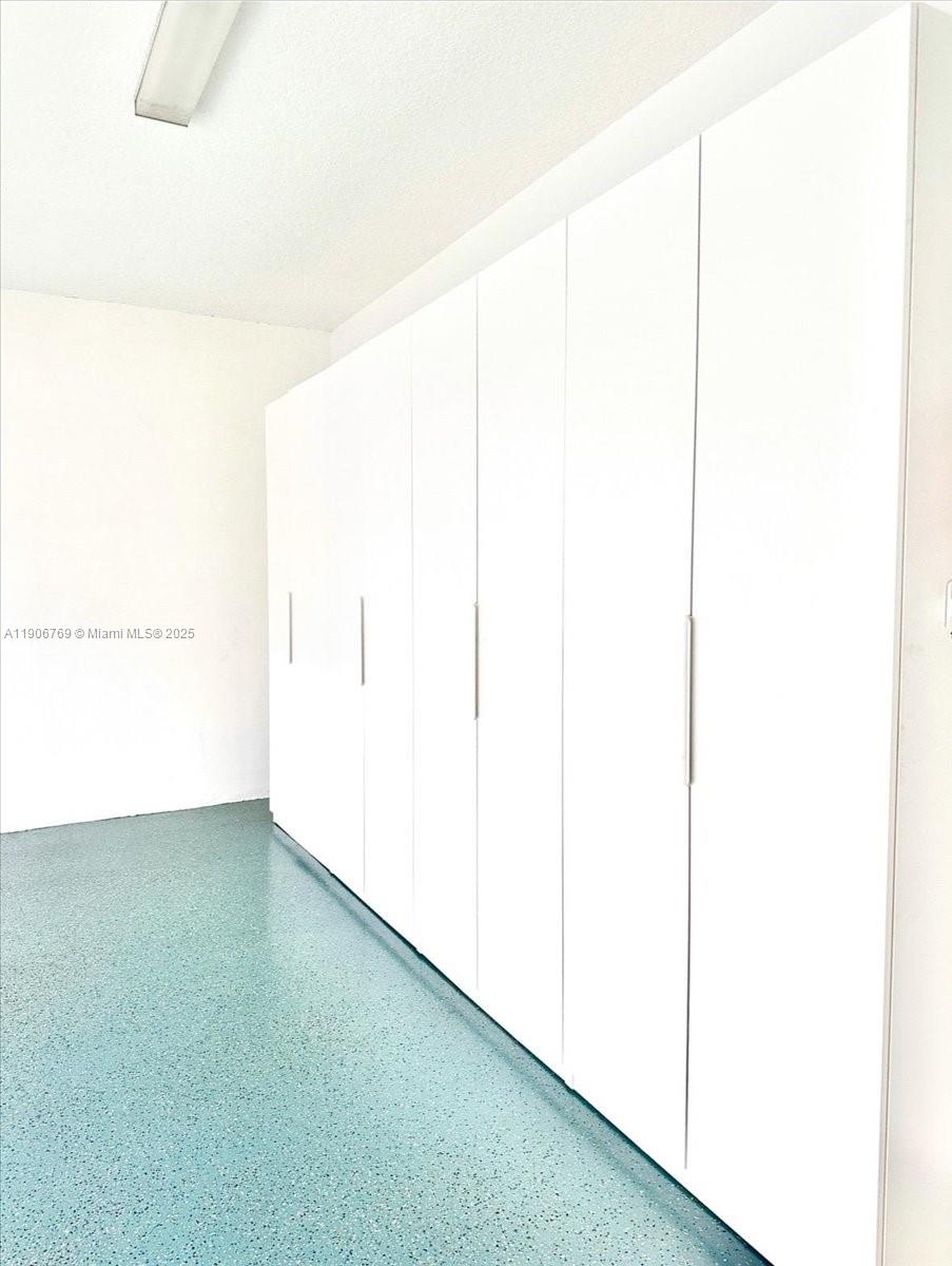 CHAMPION LAKES - Residential