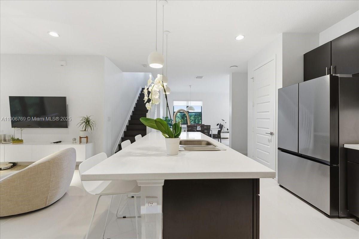 CHAMPION LAKES - Residential