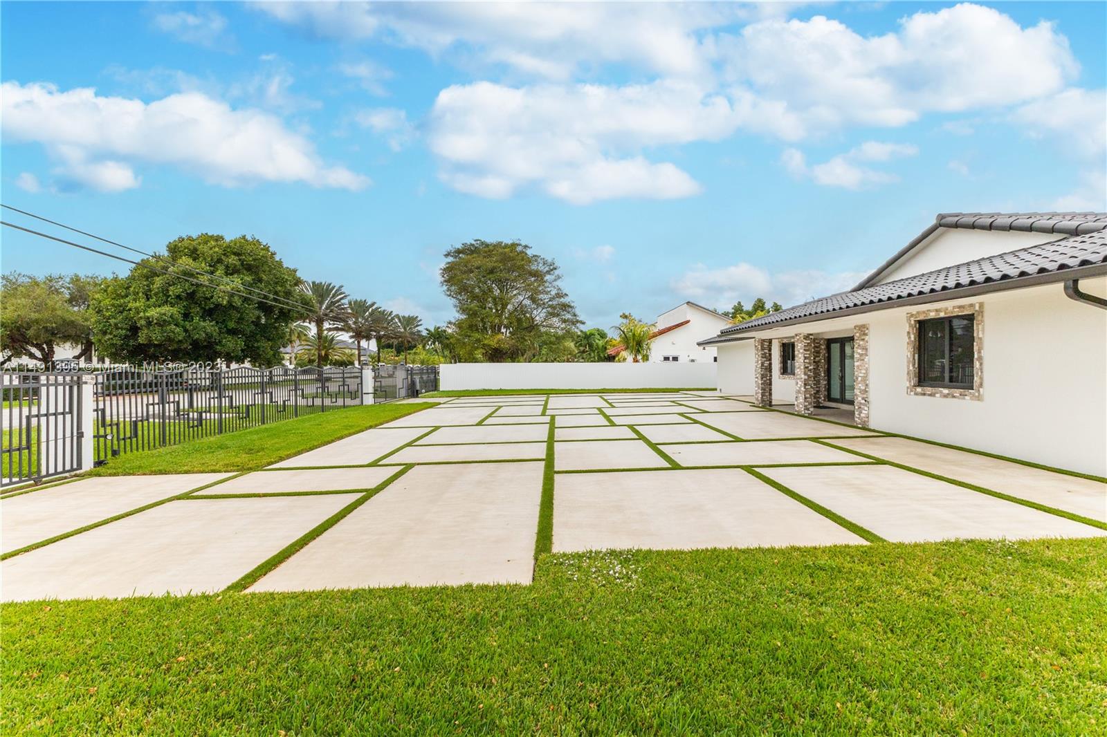 BIRD ROAD FARMSITES - Residential