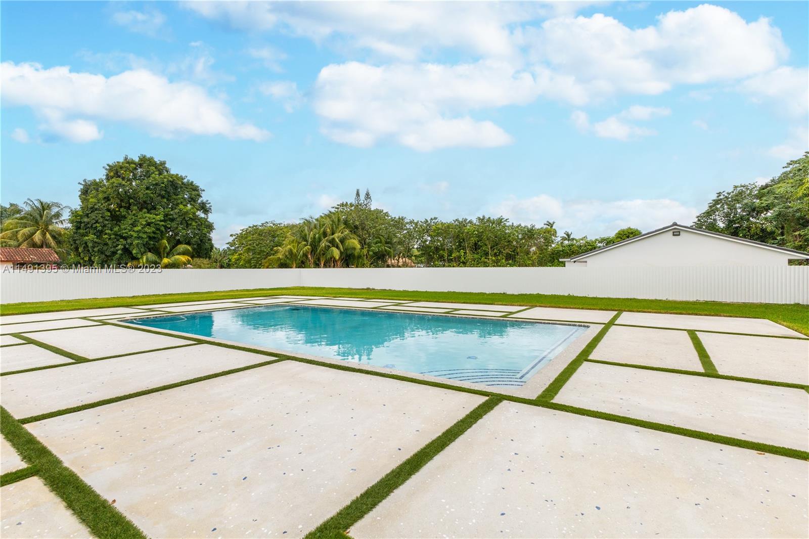 BIRD ROAD FARMSITES - Residential