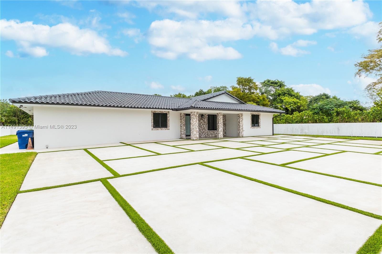 BIRD ROAD FARMSITES - Residential