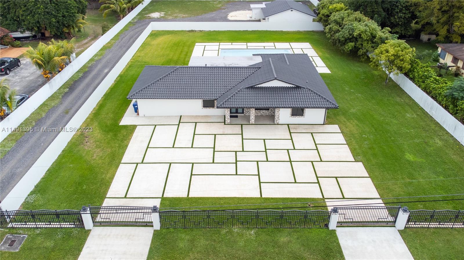 BIRD ROAD FARMSITES - Residential