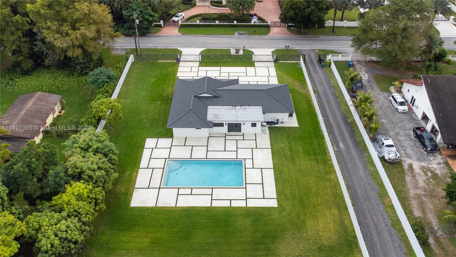 BIRD ROAD FARMSITES - Residential