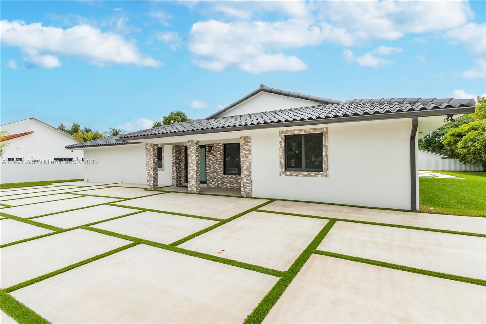 BIRD ROAD FARMSITES - Residential