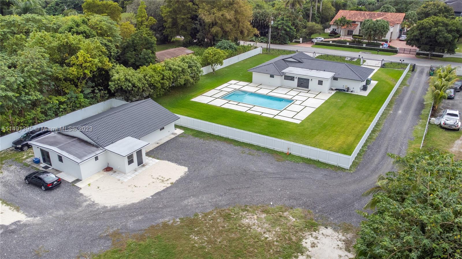 BIRD ROAD FARMSITES - Residential