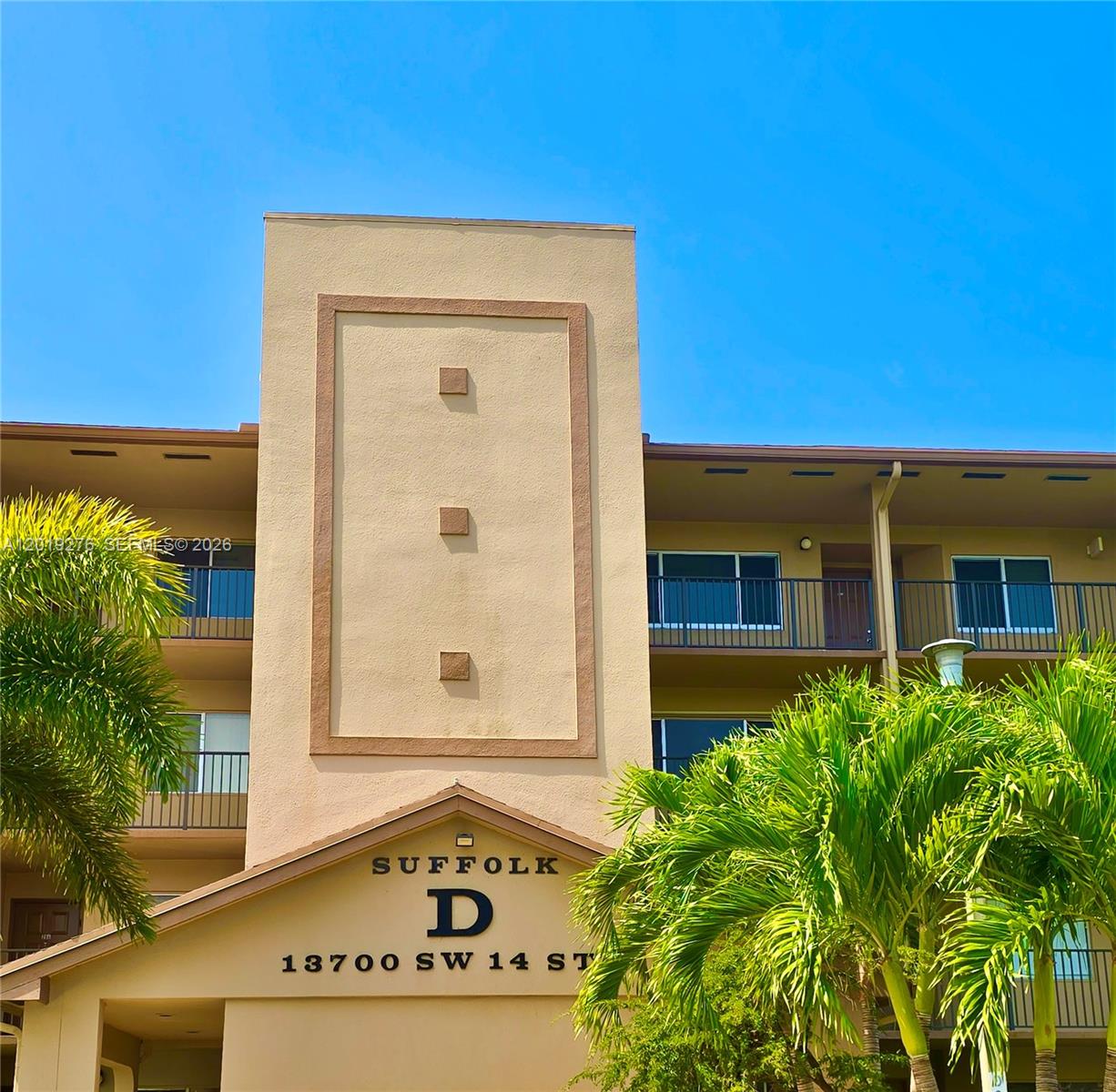 SUFFOLK AT CENTURY VILLAG - Residential