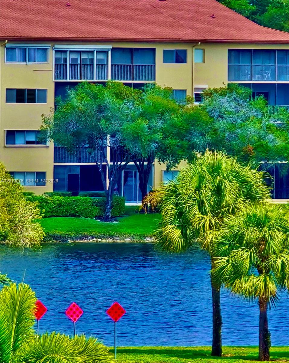SUFFOLK AT CENTURY VILLAG - Residential