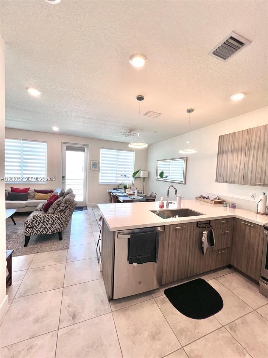 LANDMARK AT DORAL CONDO N - Residential Lease