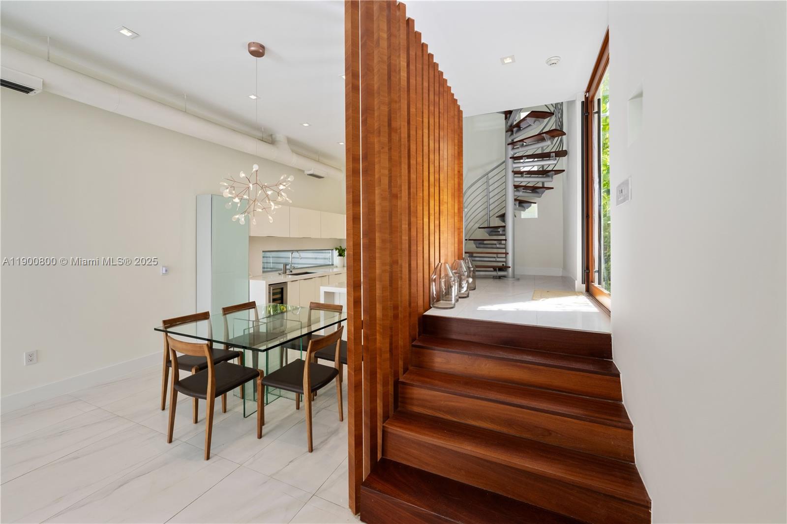 SILVER BLUFF EST SEC C - Residential Lease