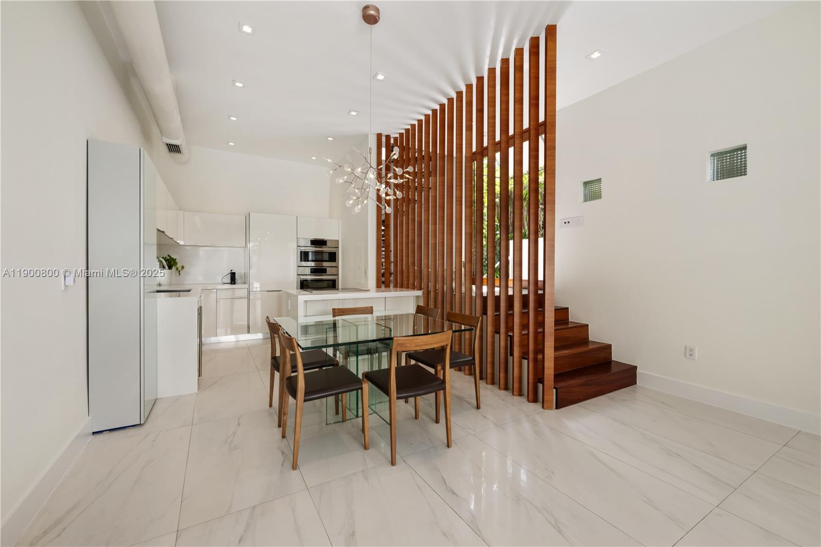 SILVER BLUFF EST SEC C - Residential Lease