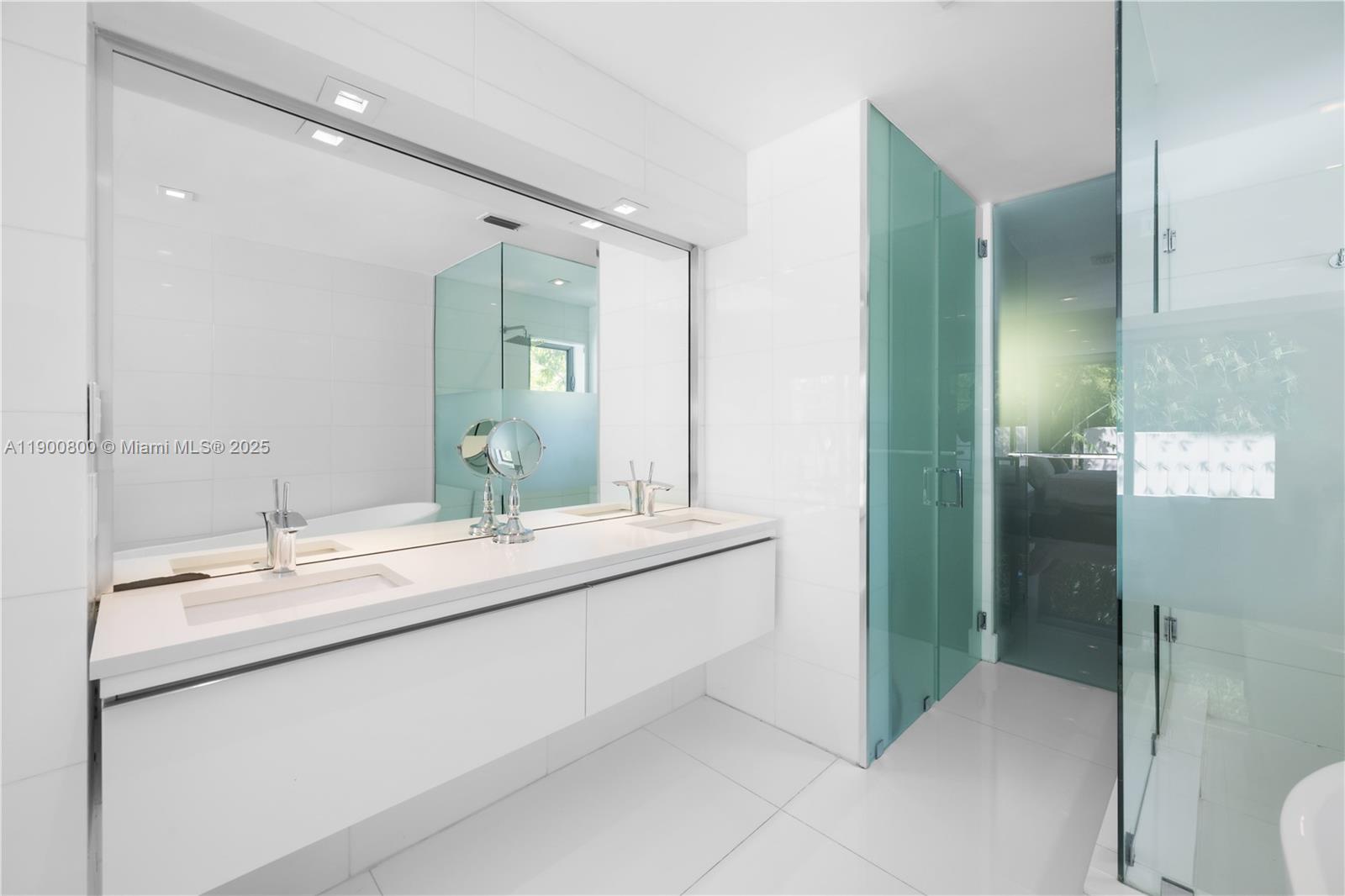 SILVER BLUFF EST SEC C - Residential Lease